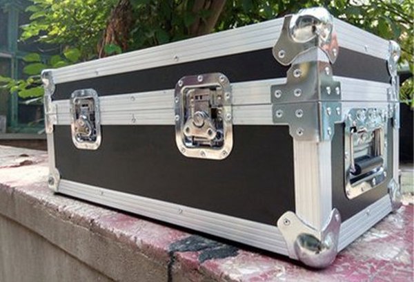 如何识别航空箱质量